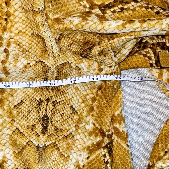 ADRIENNE women’s gold snake skin lantern sleeves tie front blouse S EUC - Picture 5 of 5